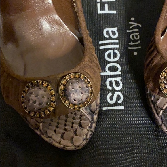 Isabella Fiore Brown Heels - Picture 2 of 11